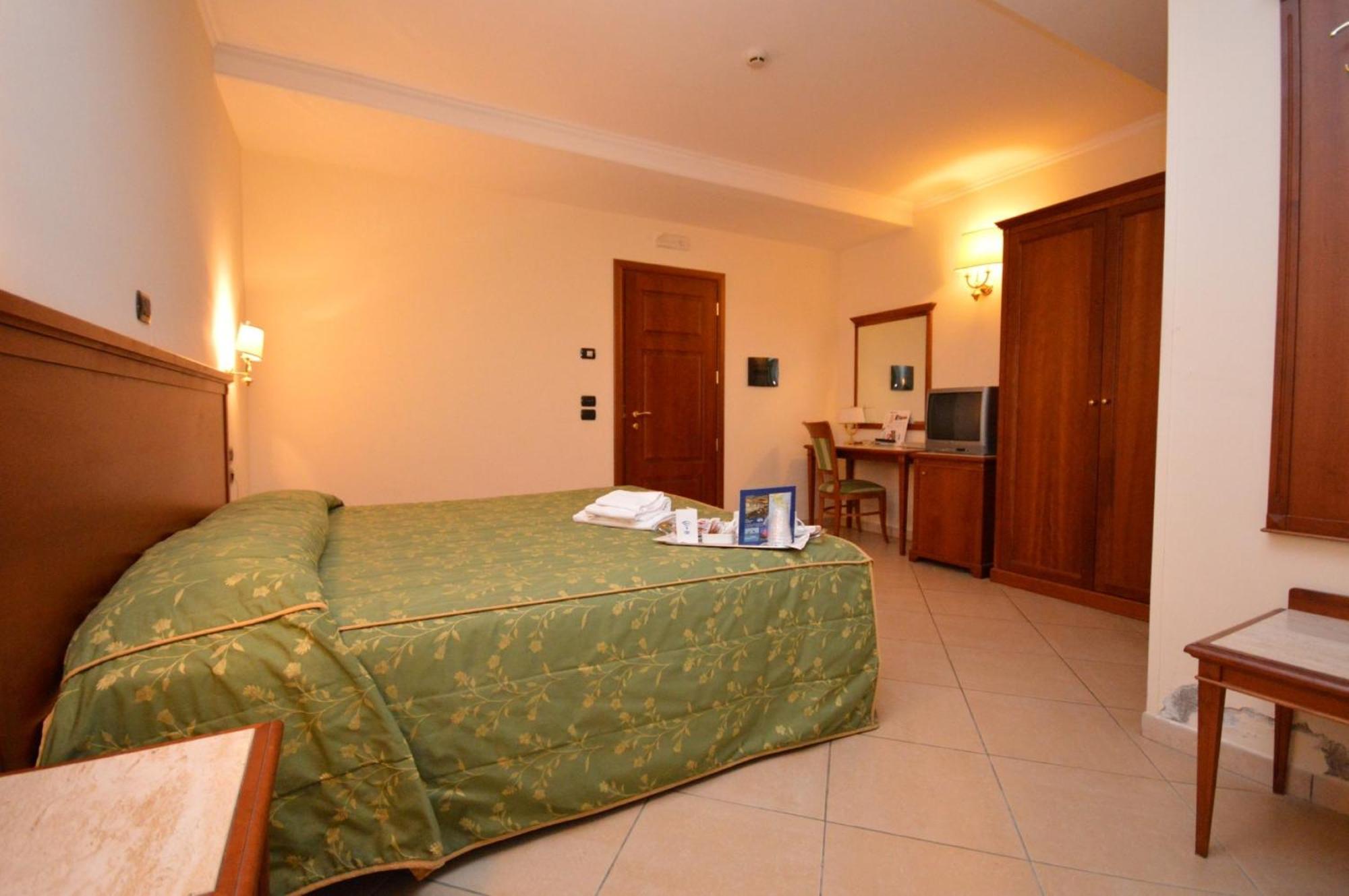 Hotel Residence Il Gabbiano Cirò Marina Pokoj fotografie